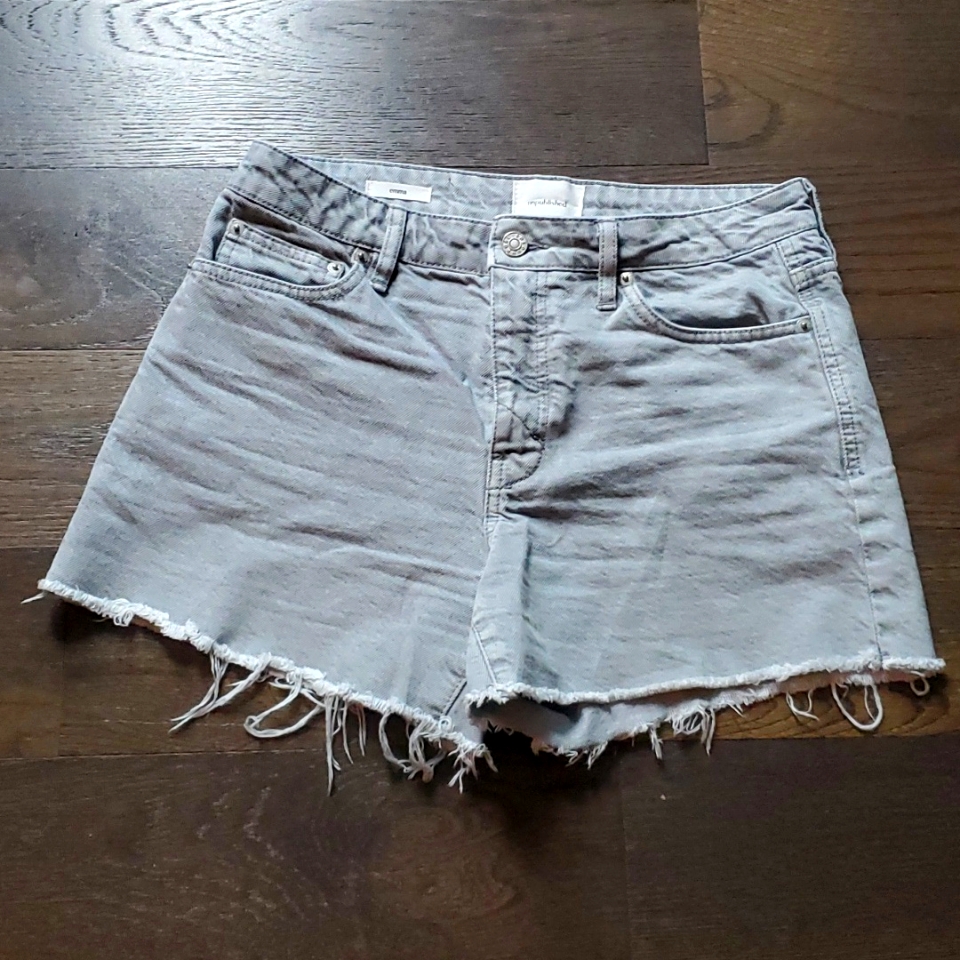Unpublished Emma Shorts In Dove Gray Emma